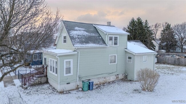 Building Photo - 68 Sirret St