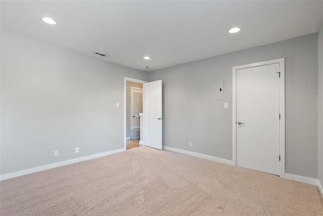 Building Photo - 3601 Menchaca Rd