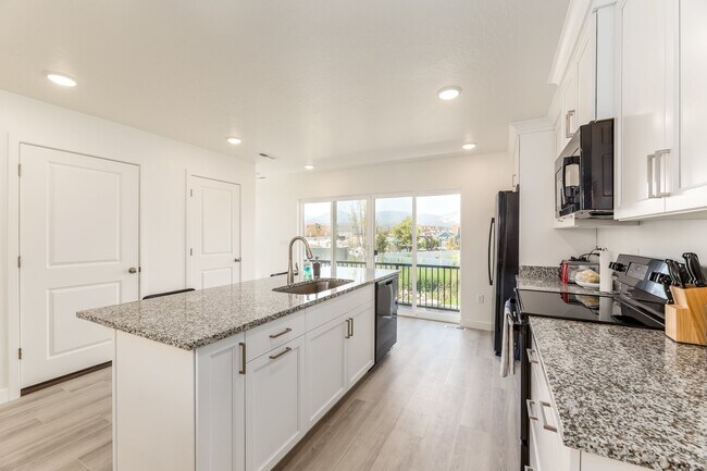 Building Photo - 12996 S Spook Gulch Ct