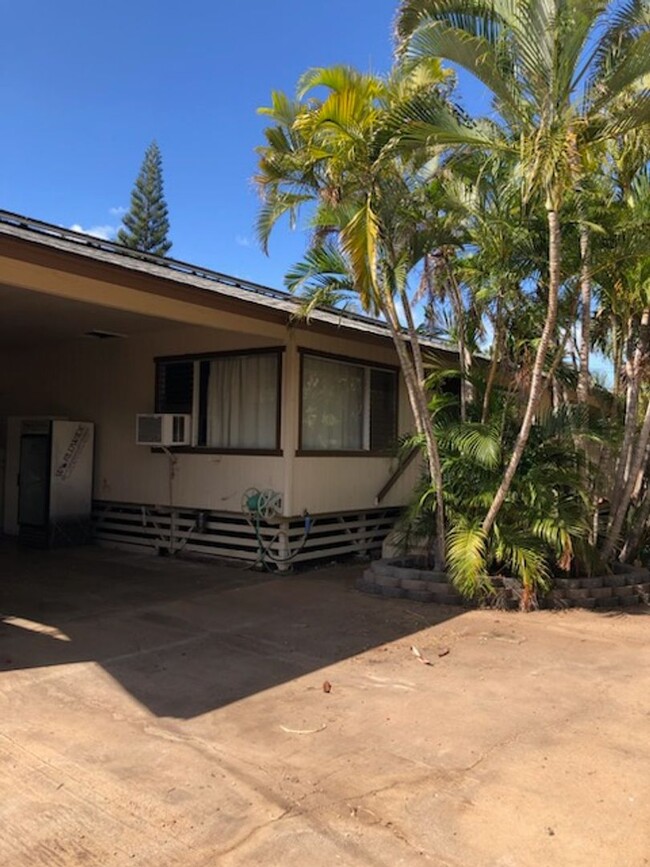 Building Photo - 3 BD. 2 BA. UNFURISHED HOME IN CENTRAL KIHEI