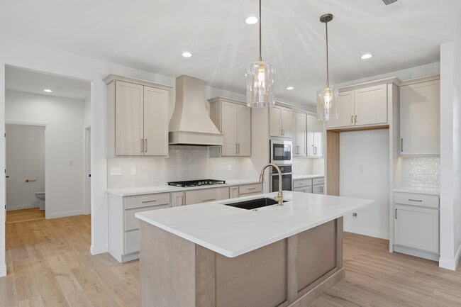 Building Photo - 2700 Easley Cabin Cir