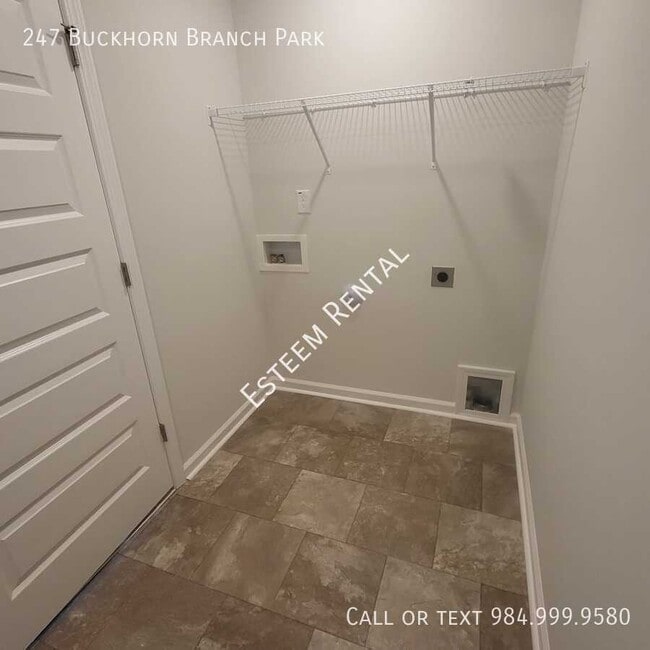 Building Photo - 247 Buckhorn Br Pk