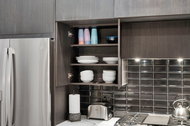 Building Photo - 318 W Grand Ave