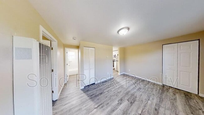 Building Photo - 2405 E St Vrain St