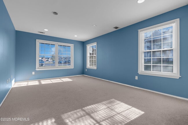 Building Photo - 435 Hancock Pl