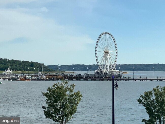 Building Photo - 726 River Mist Dr