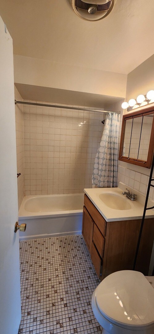 Building Photo - 2230 S Goebbert Rd