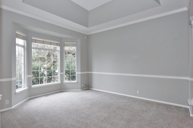 Building Photo - Elegant Home in Hobble Creek!