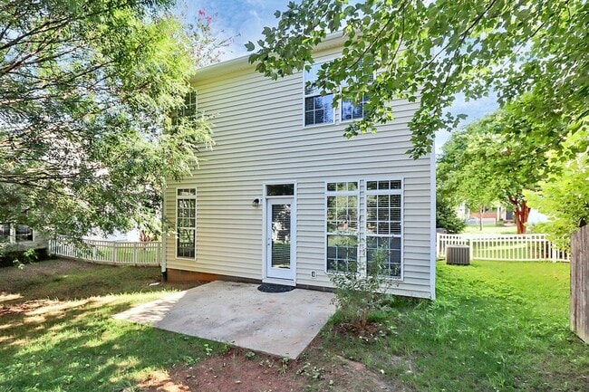 Building Photo - 5028 Silabert Ave