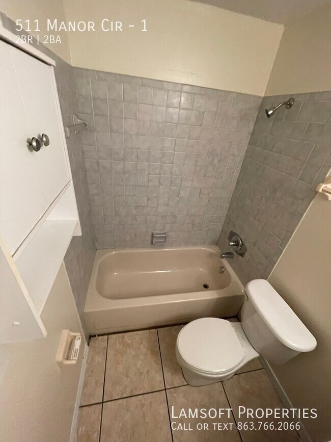 Building Photo - 511 Manor Cir
