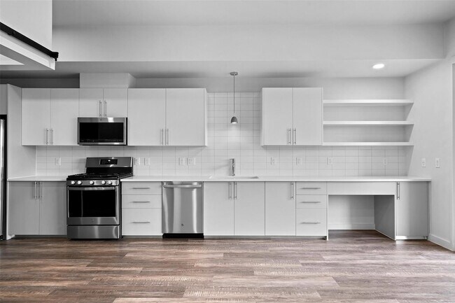 Building Photo - 4004 Banister Ln