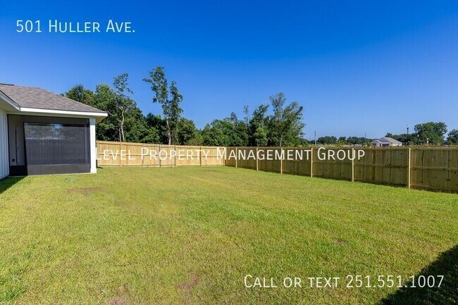 Building Photo - 501 Huller Ave