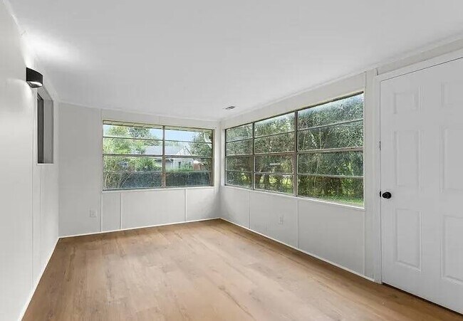 Building Photo - 2308 Elbon Dr