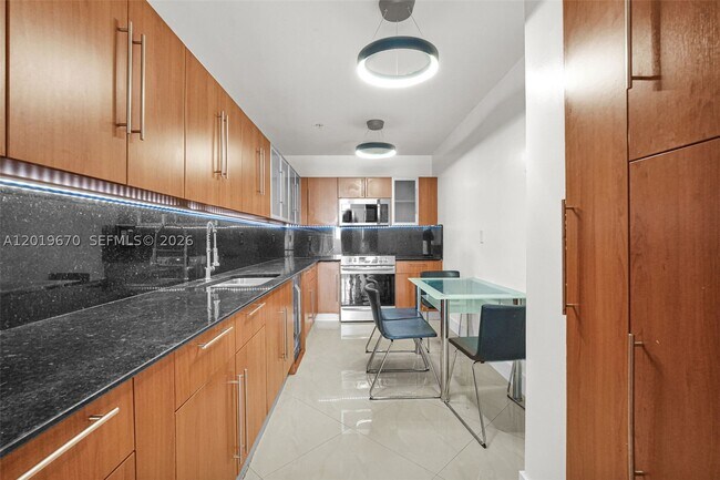 Building Photo - 3001 S Ocean Dr