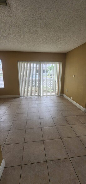Building Photo - 17440 NW 67th Pl