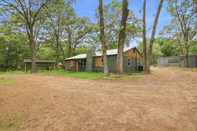 Building Photo - 509 Co Rd 2271