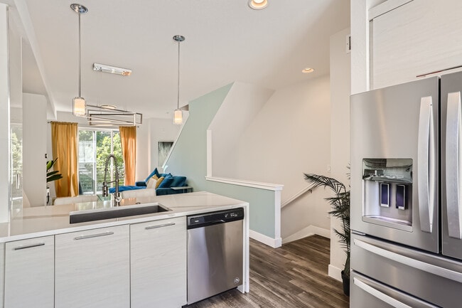 Kitchen - 5563 W 10th Ave