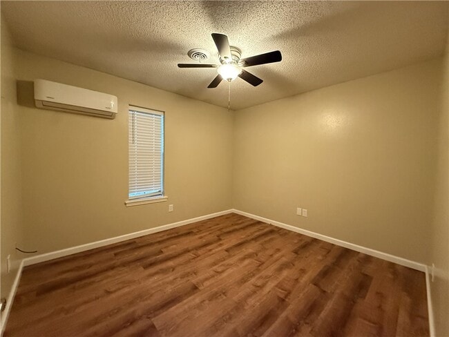 Building Photo - 3701 Overland Cir