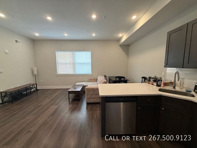 Building Photo - 1229 N Franklin St