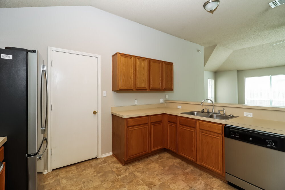 Building Photo - 10662 Flamewood Dr