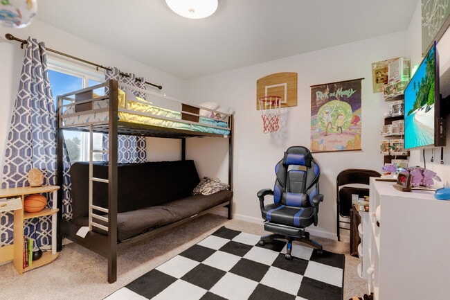 Building Photo - 420 S Clarion Dr