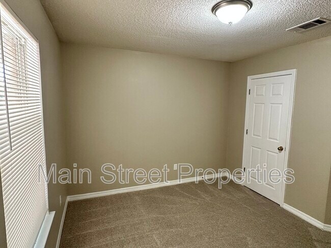 Building Photo - 7170 Rampart Way