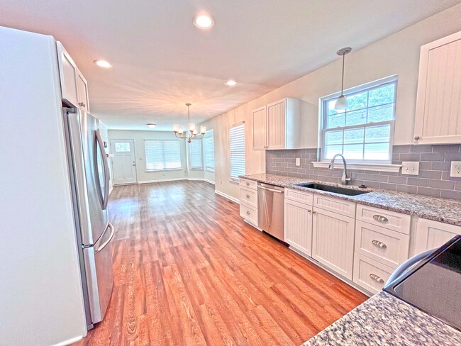 Building Photo - 5 Haley Ct