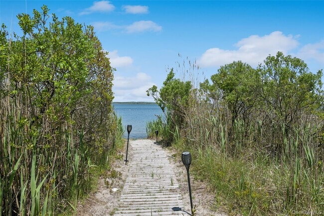 Building Photo - 846 Dune Rd