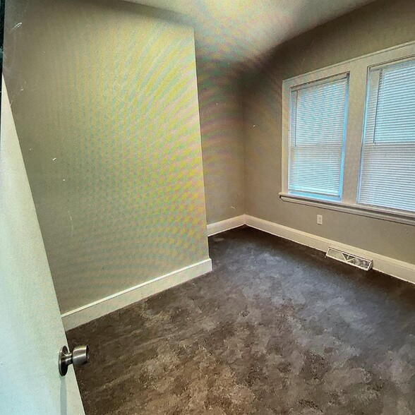 Building Photo - 814 Dover Ave