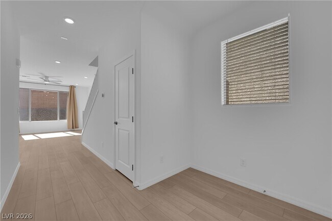 Building Photo - 10263 Estancia Hl St