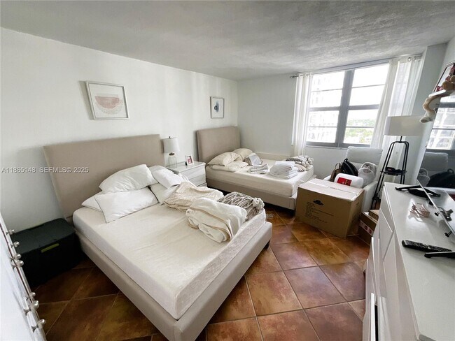 Building Photo - 5701 Collins Ave