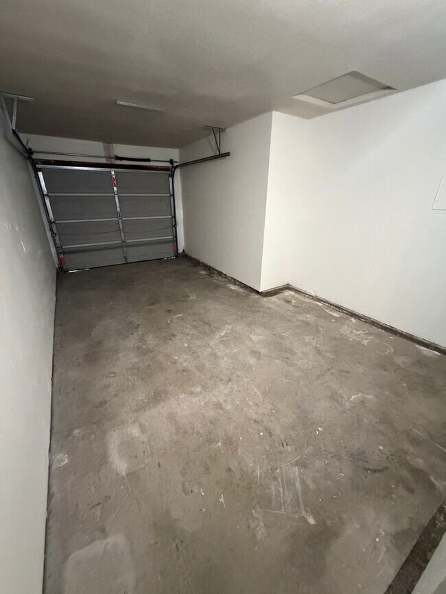 Building Photo - 2358/60 Imran Drive