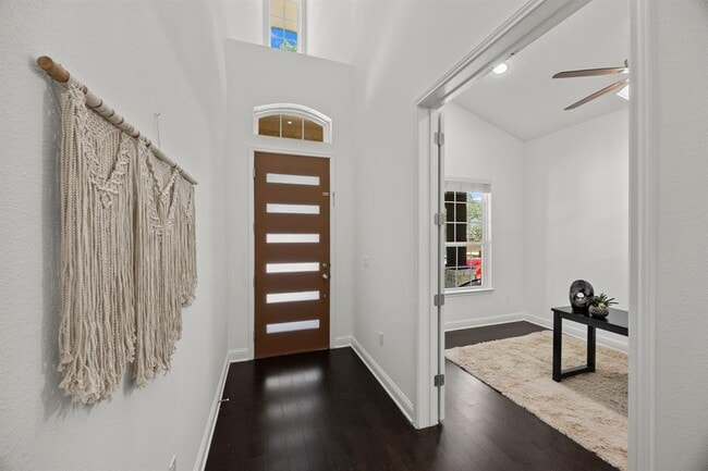 Building Photo - 5305 Mandevilla Dr