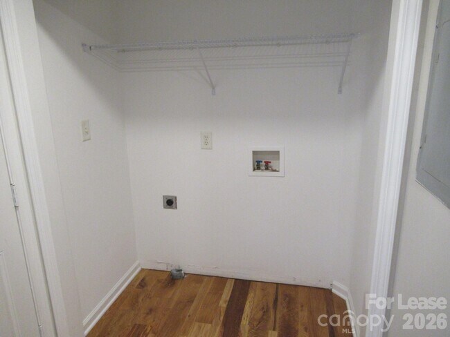 Building Photo - 800 Horseshoe Lake Rd