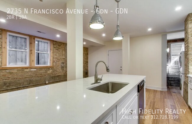 Building Photo - 2735 N Francisco Ave