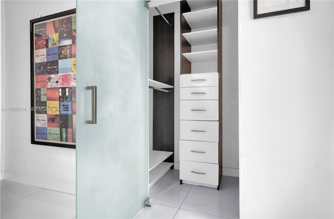 Building Photo - 2001 Biscayne Blvd