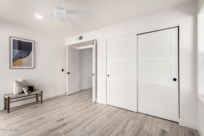 Building Photo - 26007 S Cedarcrest Dr