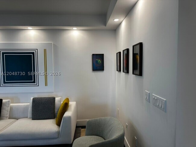 Building Photo - 445 Grand Bay Dr
