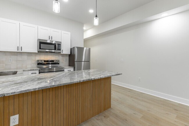 Building Photo - 1124 Garfield St