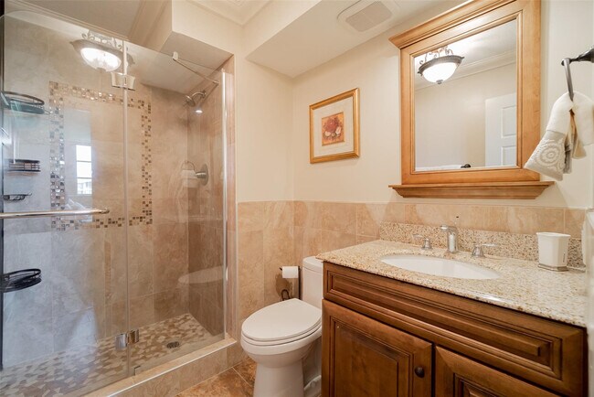 Building Photo - 820 S Hollybrook Dr