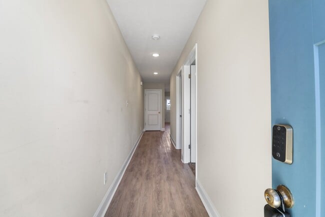 Building Photo - 1000 Henry Pl Blvd