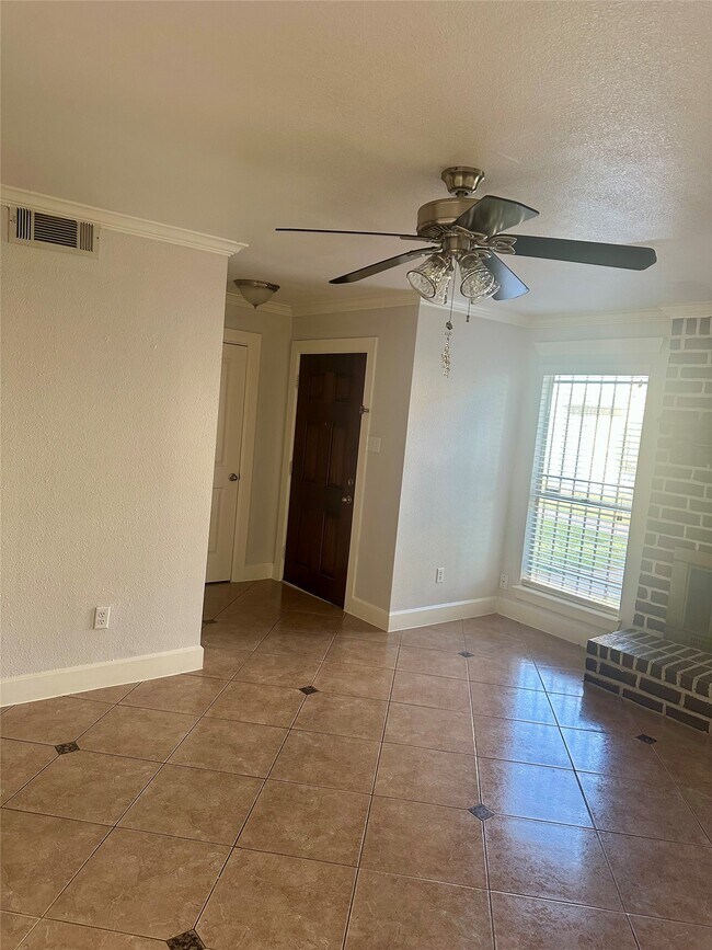 Building Photo - 11685 Alief Clodine Rd