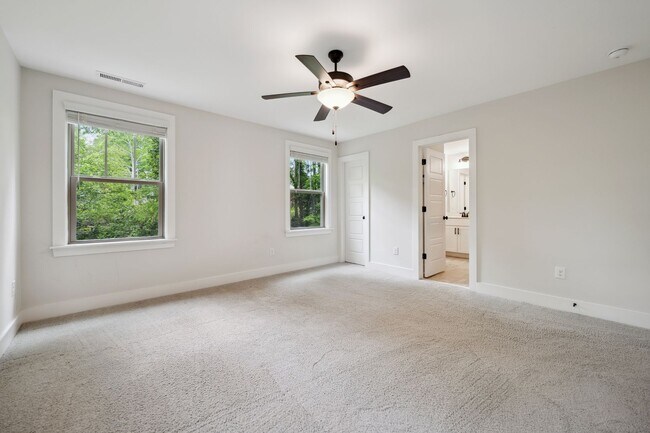 Building Photo - Gorgeous 4 Bedroom Home in the Heart Of Durham! **APPLICATIONS PENDING**