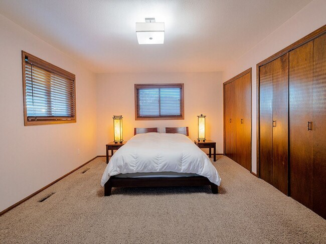Building Photo - $1000 OFF Move In Special! Spacious 4-Bedr...
