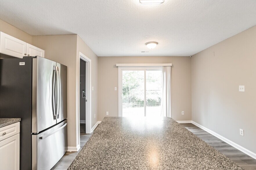 Building Photo - 941 Milkwood Ln