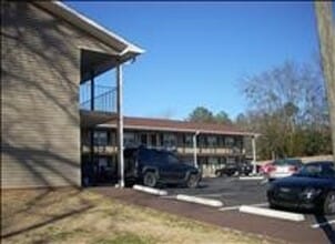 Building Photo - 426 N Donahue Dr