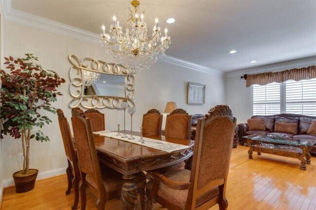 Building Photo - 2149 Red Vine Dr