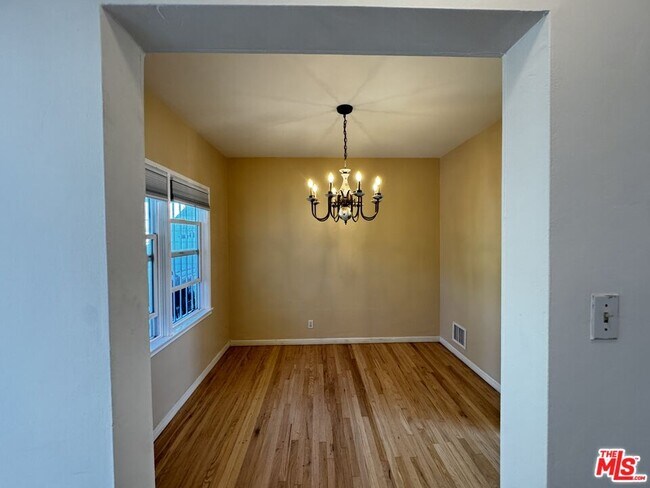 Building Photo - 1246 Edris Dr