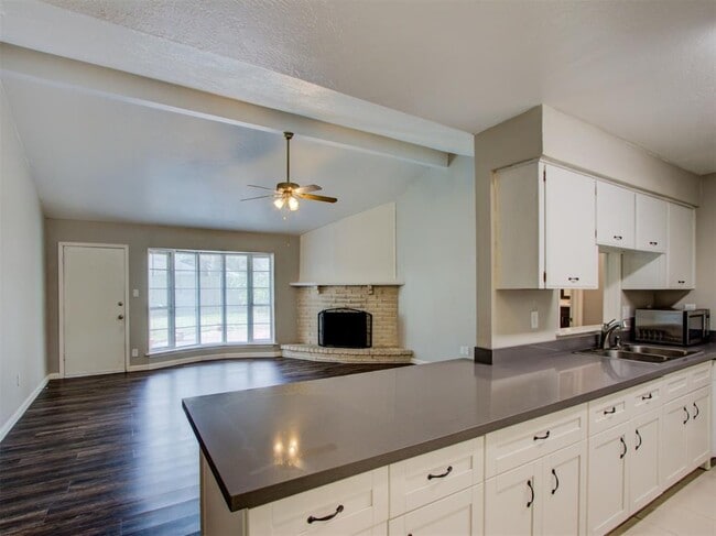 Primary Photo - 10815 Montverde Ln