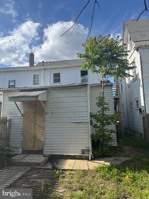 Building Photo - 327 E Pine St.
